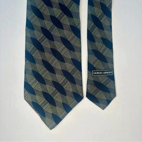 🥂SOLD🥂GIORGIO ARMANI Cravatte Vintage Blue Geometric Classic Silk Tie, 3.75” - Picture 3 of 6
